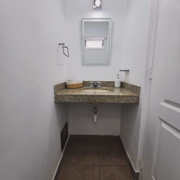 SE VENDE FLAT EN MIRAFLORES - 2 DORM + ESTACIONAMIENTO