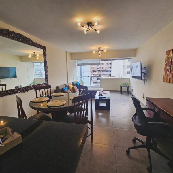 SE VENDE FLAT EN MIRAFLORES - 2 DORM + ESTACIONAMIENTO